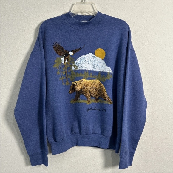 Fruit of the Loom Other - Vintage 90s Gatlinburg Tennessee Fruit Of The Loom Eagle Bear Sweatshirt Size Lg